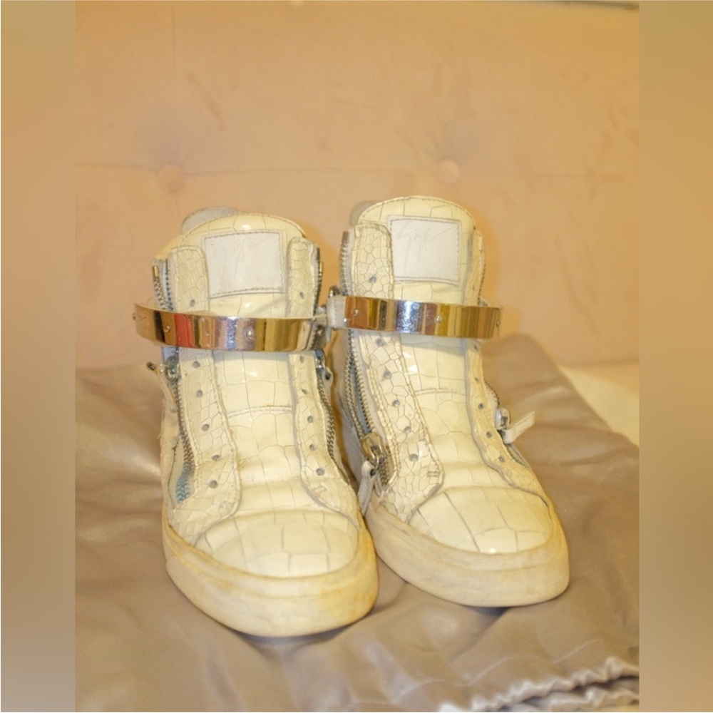 Giuseppe Zanotti Cream Sneakers with Silver Accents